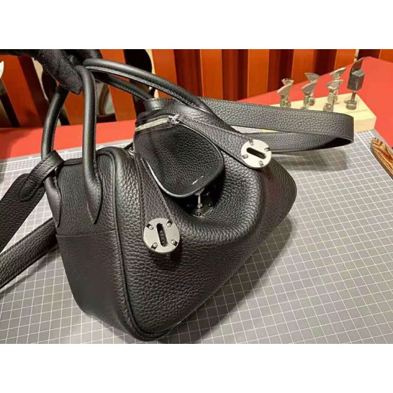 Hermes Mini Lindy Taurillon Clemence 20 Gold Hardware Black