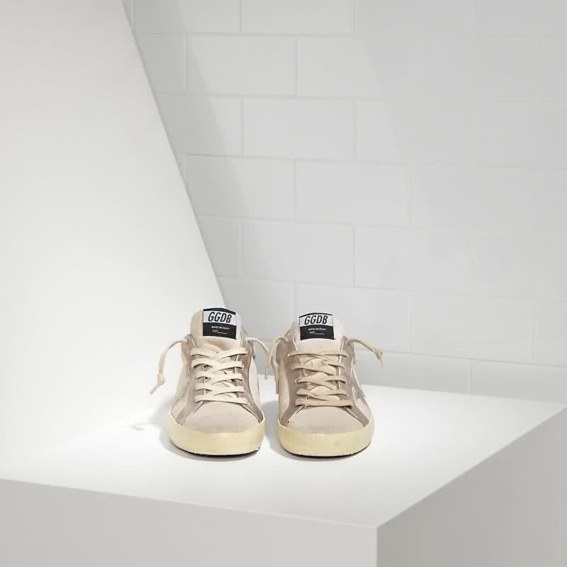 Golden Goose Sneakers Super Star Bespoke in Camoscio e stella in Pelle Beige Gold Star 2