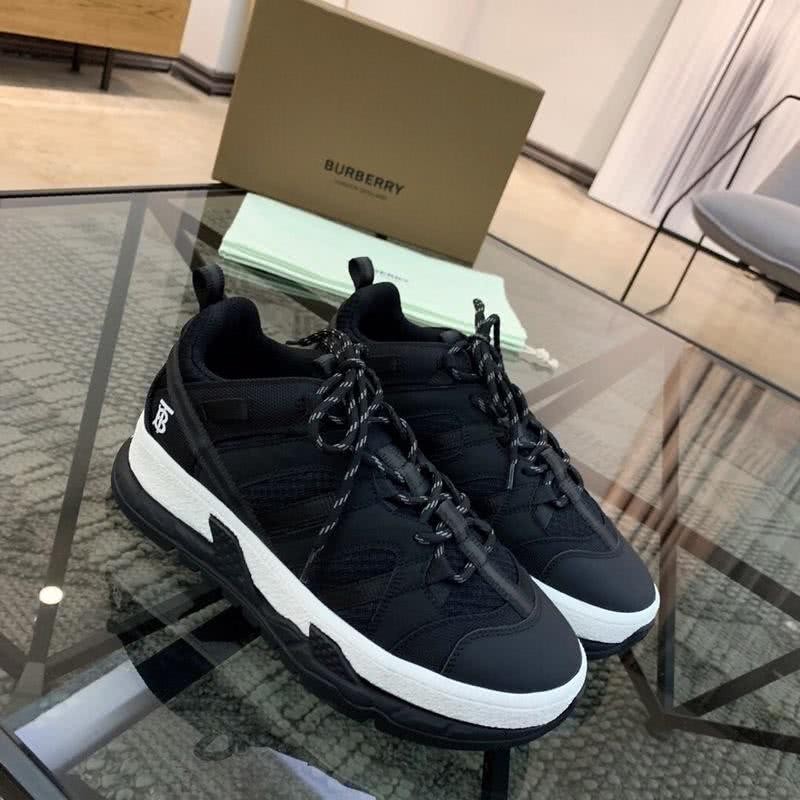 Burberry Sneakers Top Quality Black White Men 2