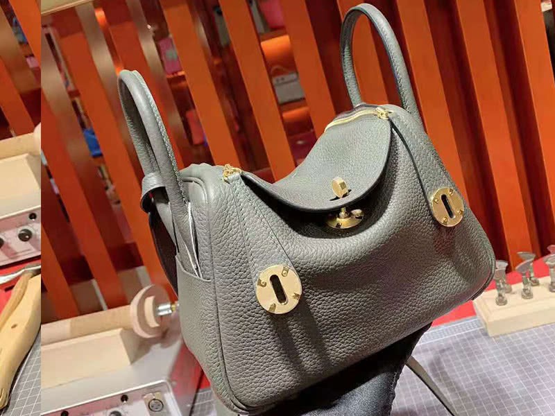Hermes Mini Lindy Taurillon Clemence 20 Gold Hardware Dark Grey 2
