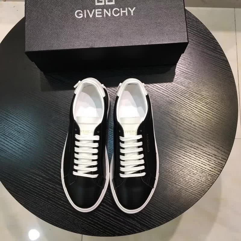 Givenchy Sneakers Black Upper White Shoelaces And Sole Men 2