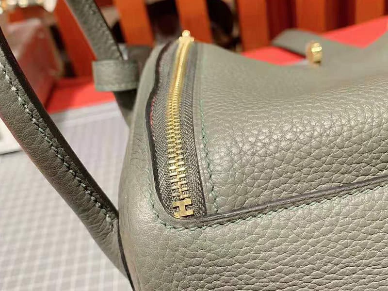 Hermes Mini Lindy Taurillon Clemence 20 Gold Hardware Dark Grey 6