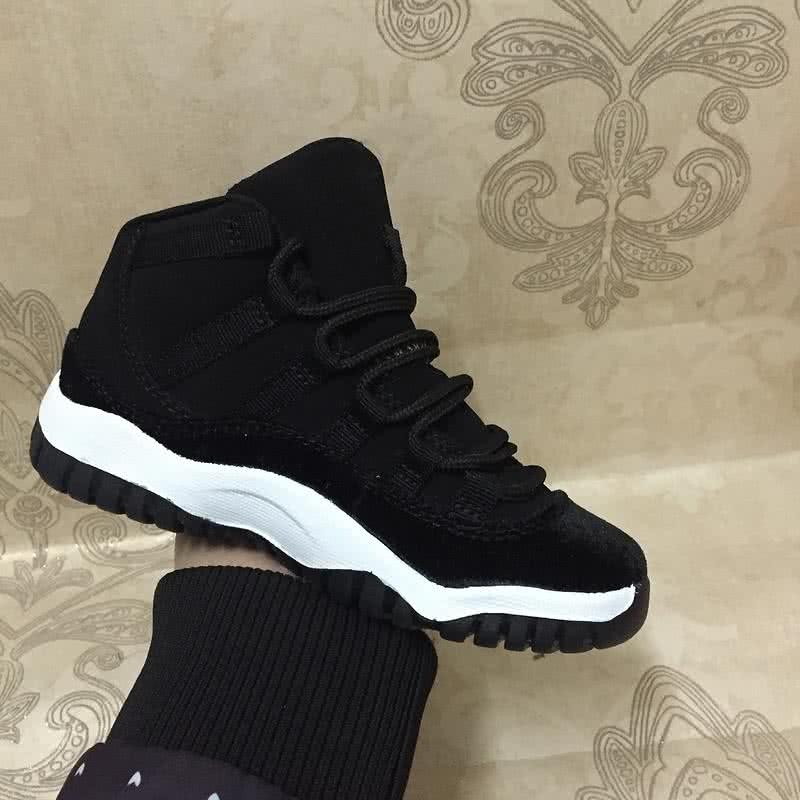 Air Jordan 11 Black Upper And Golden Logo 7