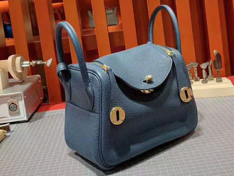Hermes Mini Lindy Taurillon Clemence 20 Gold Hardware Blue 4