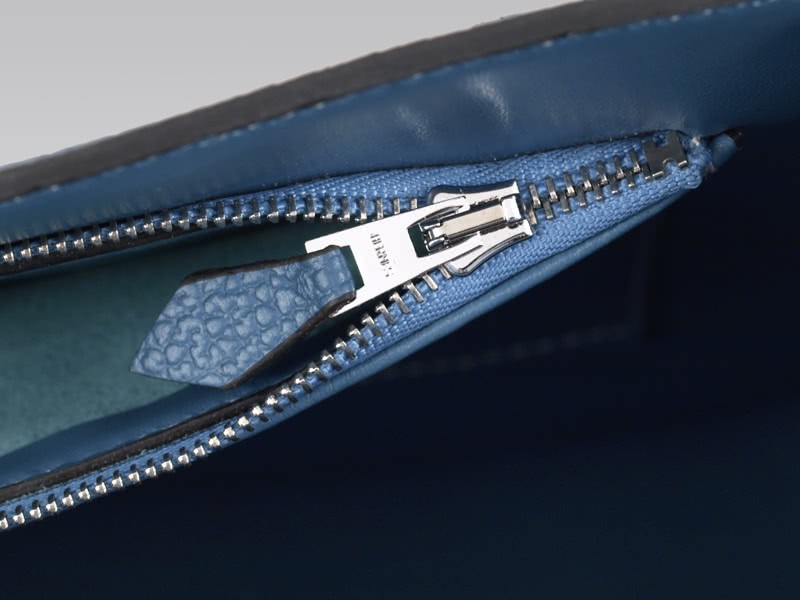 Hermes Jypsiere 34 Messenger Bag Clemence Bleu Marine 10