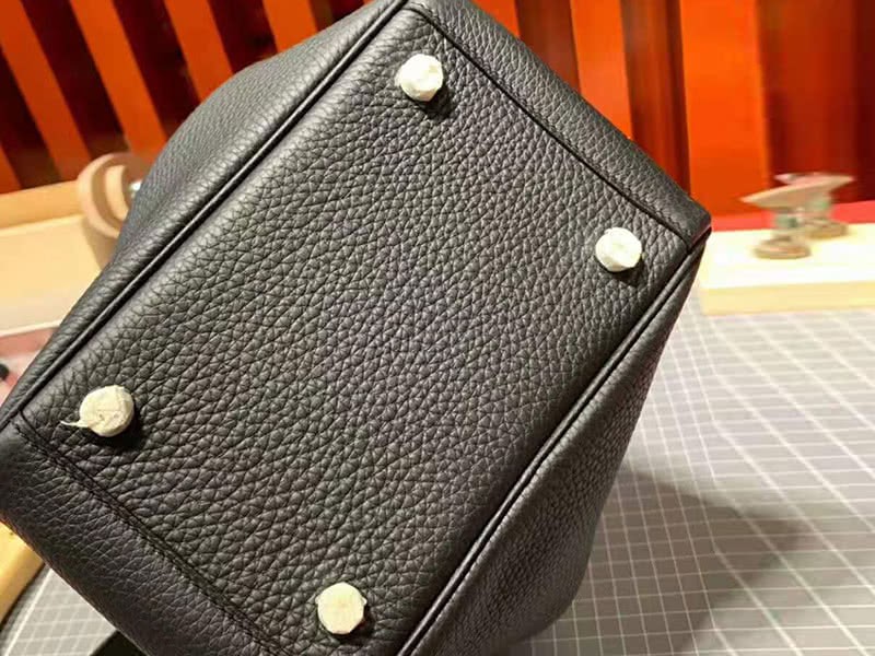 Hermes Mini Lindy Taurillon Clemence 20 Gold Hardware Black 5