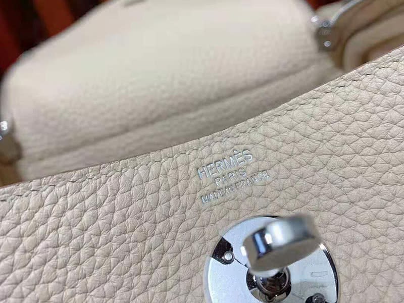 Hermes Mini Lindy Taurillon Clemence 20 Gold Hardware Cream 7