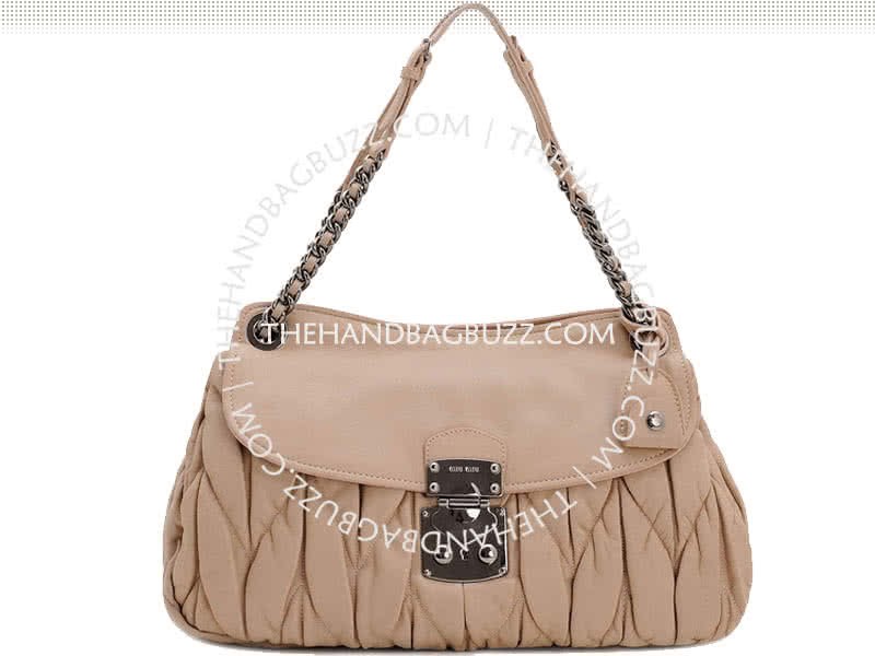 Miu Miu Matelasse Shoulder Bag Beige 1
